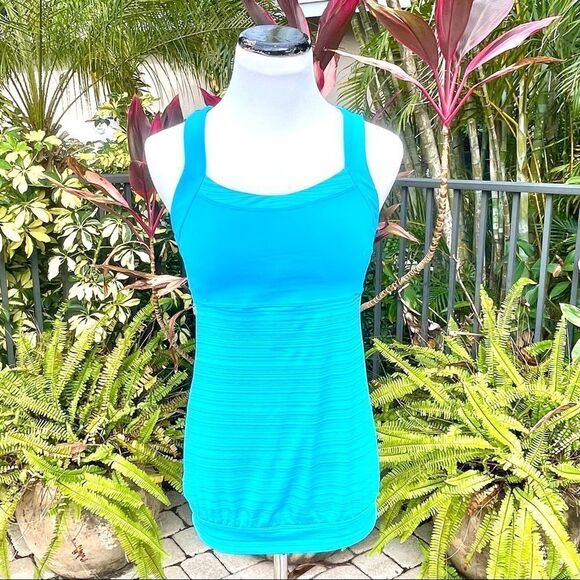 Athleta Stride Crunch and Punch Bra Tank (Blue) - Picture 4 of 11